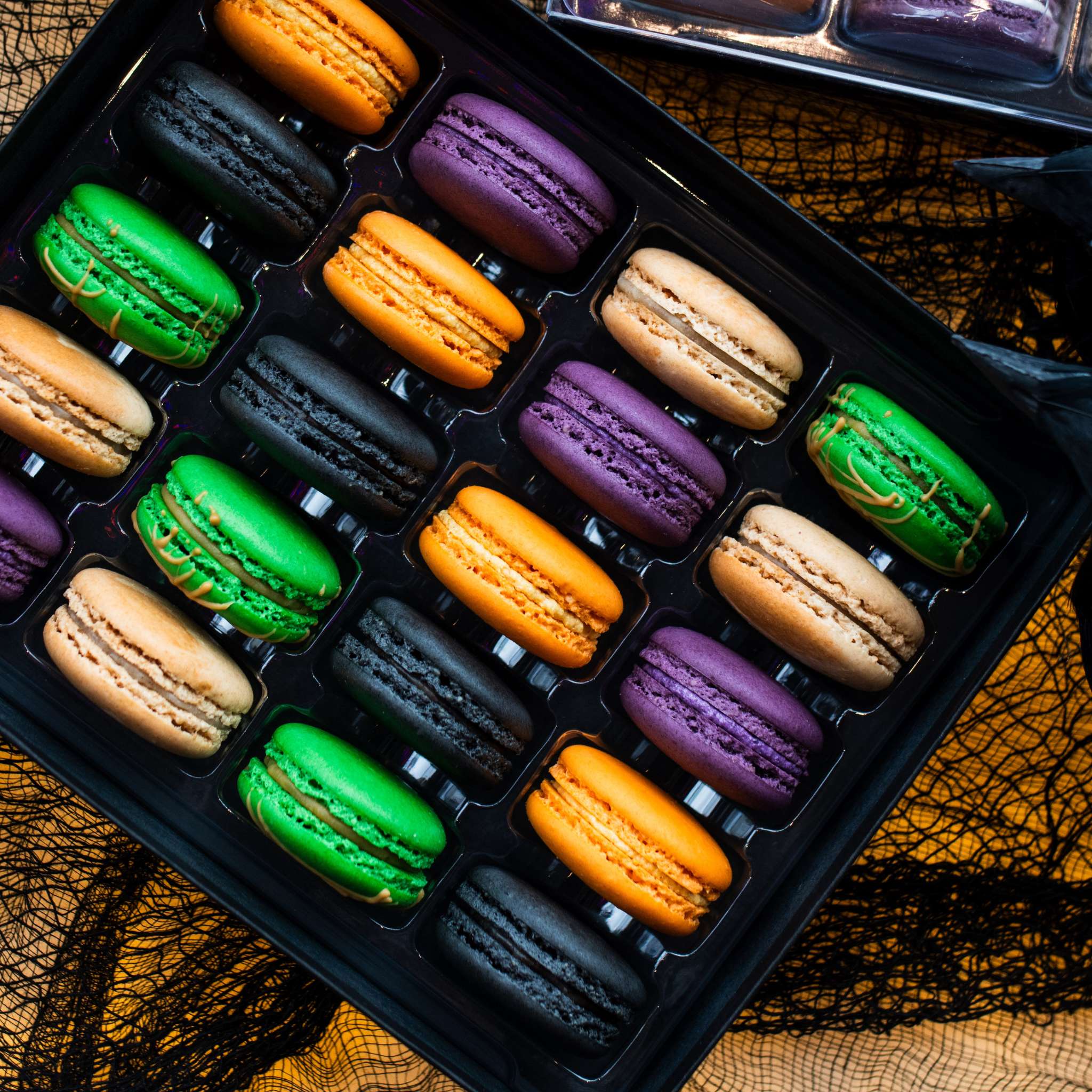 Halloween Gift Box - Olivia Macaron